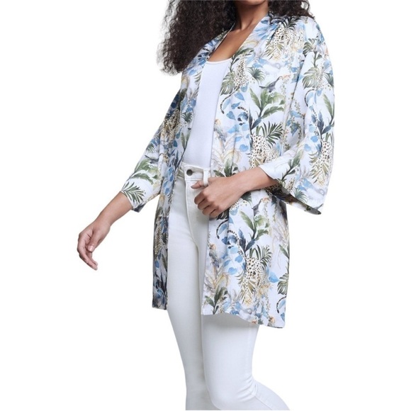 L'AGENCE Hayden Kimono Jacket in Grey Green Animal Palm - Picture 2 of 10